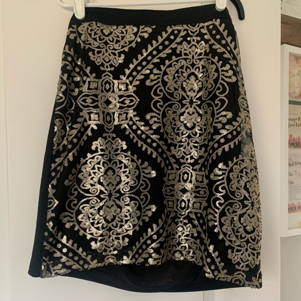 Black skirt with sequin design